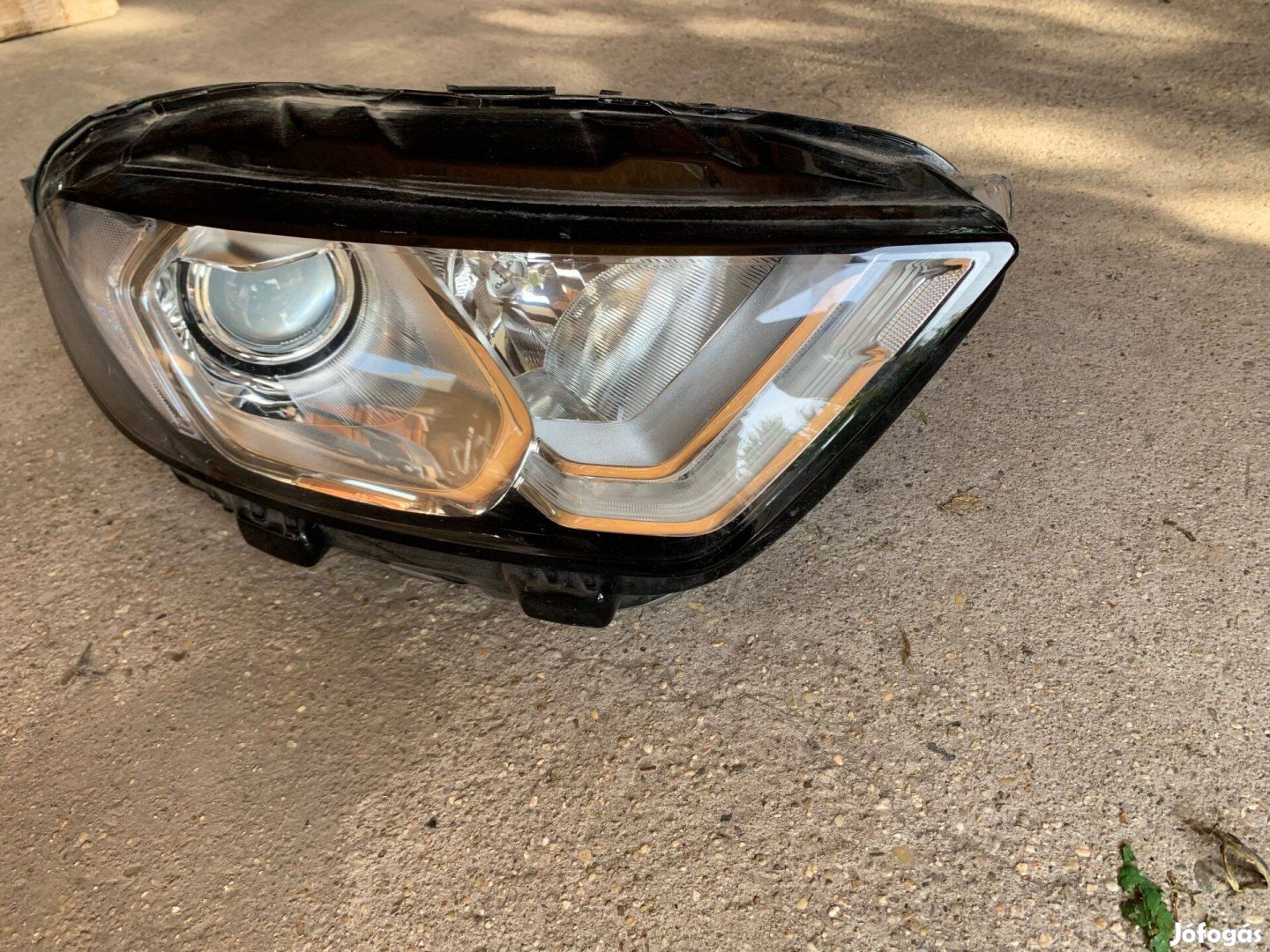 Ford Ecosport Fényszóró jobbos