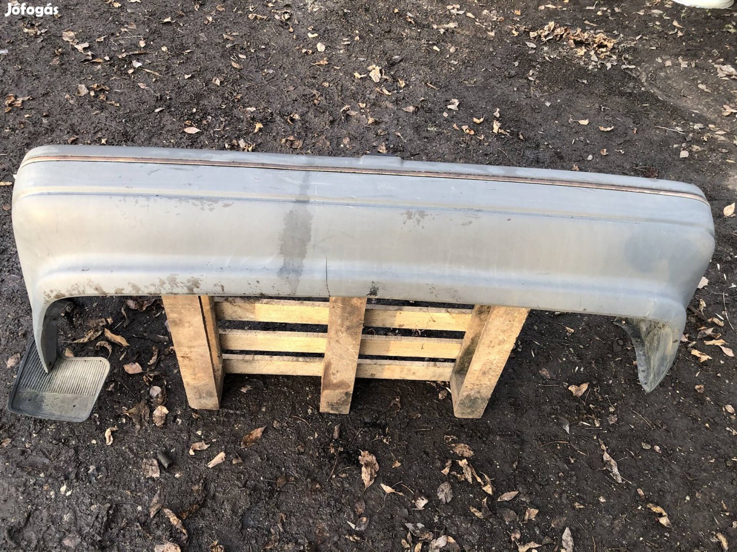 Ford Escort Orion sedan hátsó lökhárító