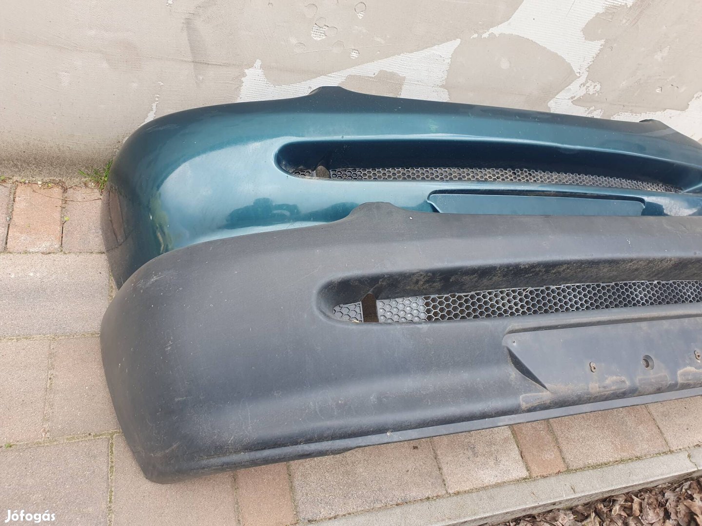 Ford Escort első lökhárító.