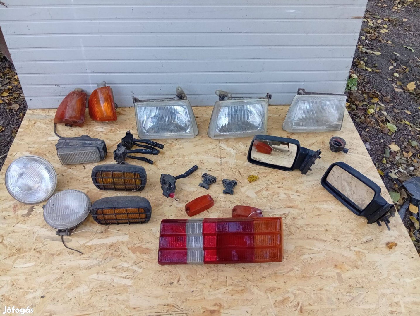 Ford Escort lámpák tükrök