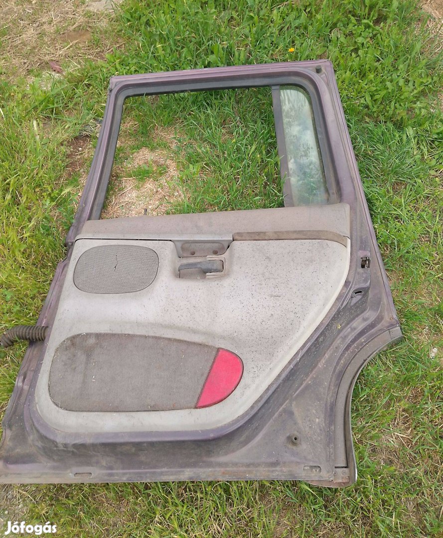 Ford Explorer 1998 jobb hátsó ajtó üveg nélkül