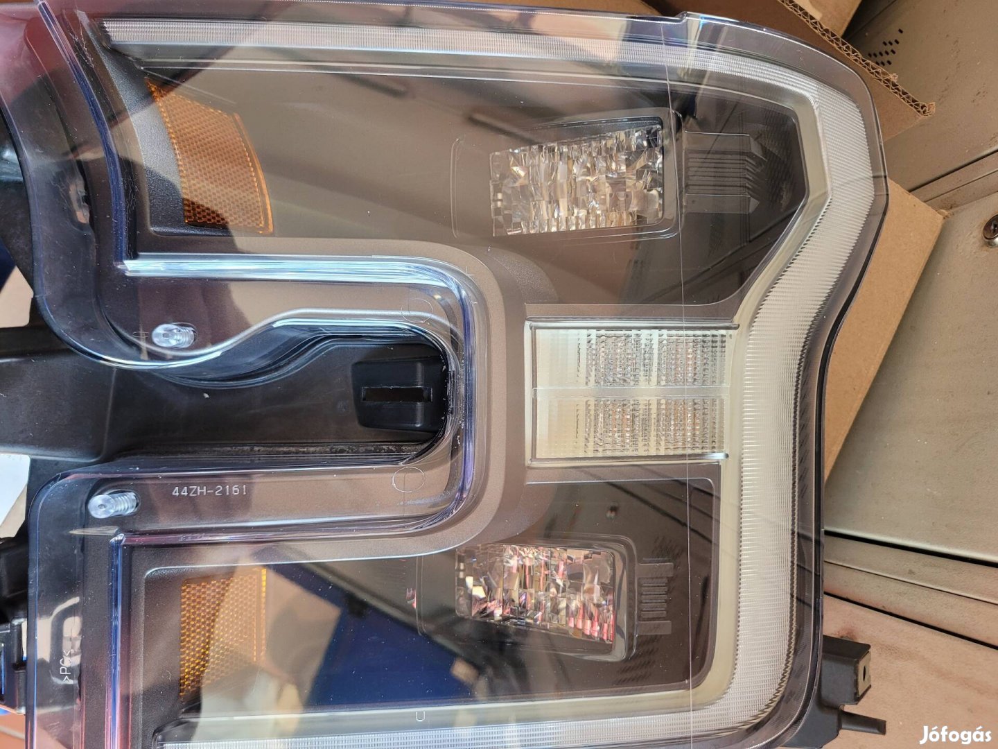 Ford F150 Raptor (2017-2020) bal LED fényszóró (HL3V-13006-VD)  