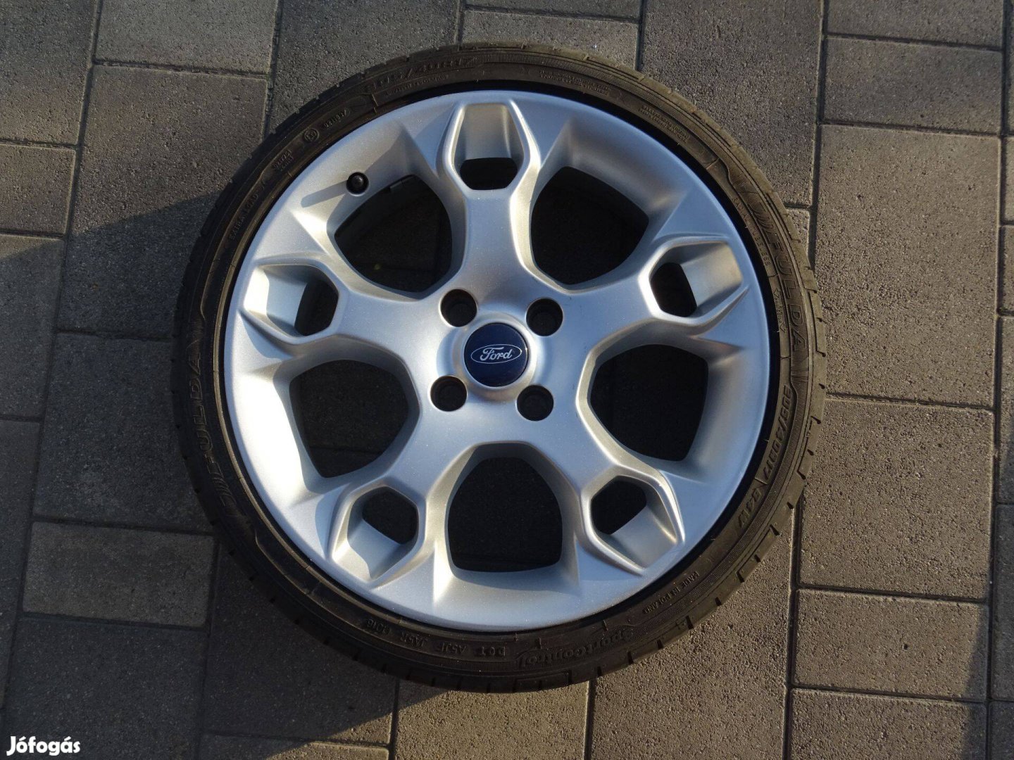 Ford Fiesta 17" 4x108 ET47,5 gyári alufelni 205/40R17 nyárigumi 8mm !!