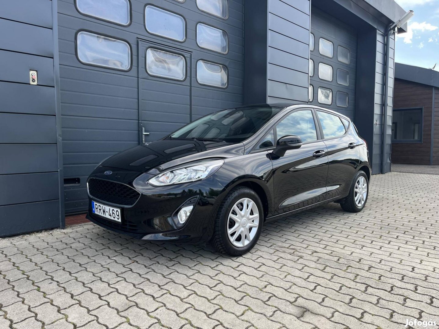 Ford Fiesta 1.1 Technology Szervizkönyv / MAGYA...