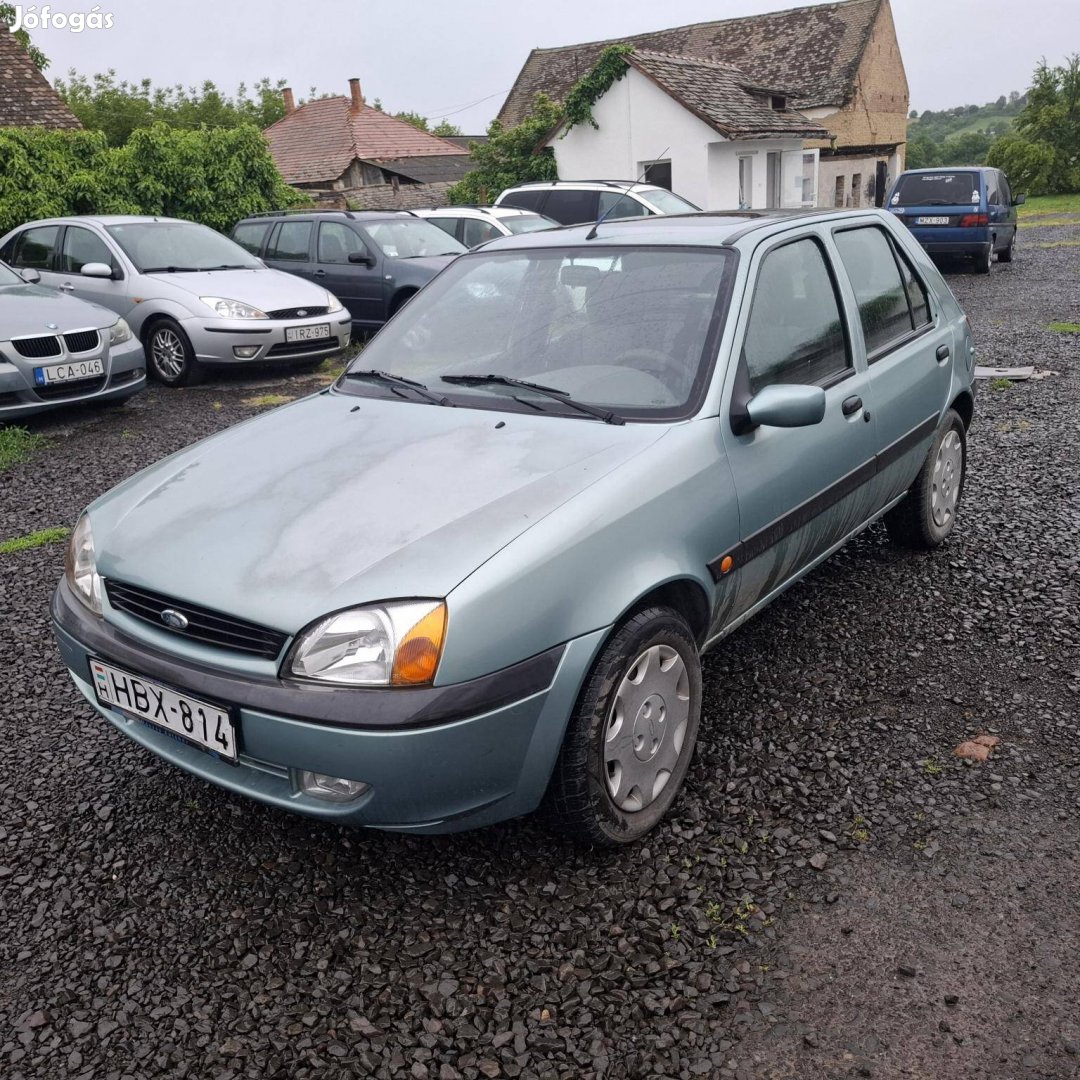 Ford Fiesta 1.3 Ambiente /sérült/