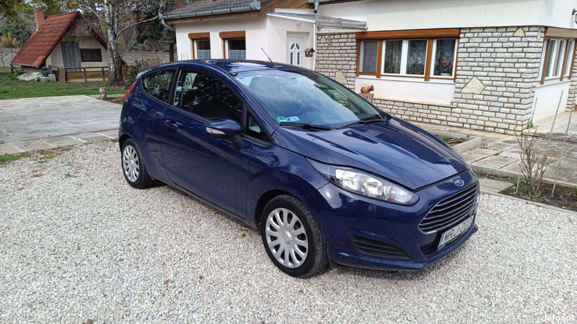 Ford Fiesta 1,5Tdi sötétkék kiváló állapotban megvásárolható