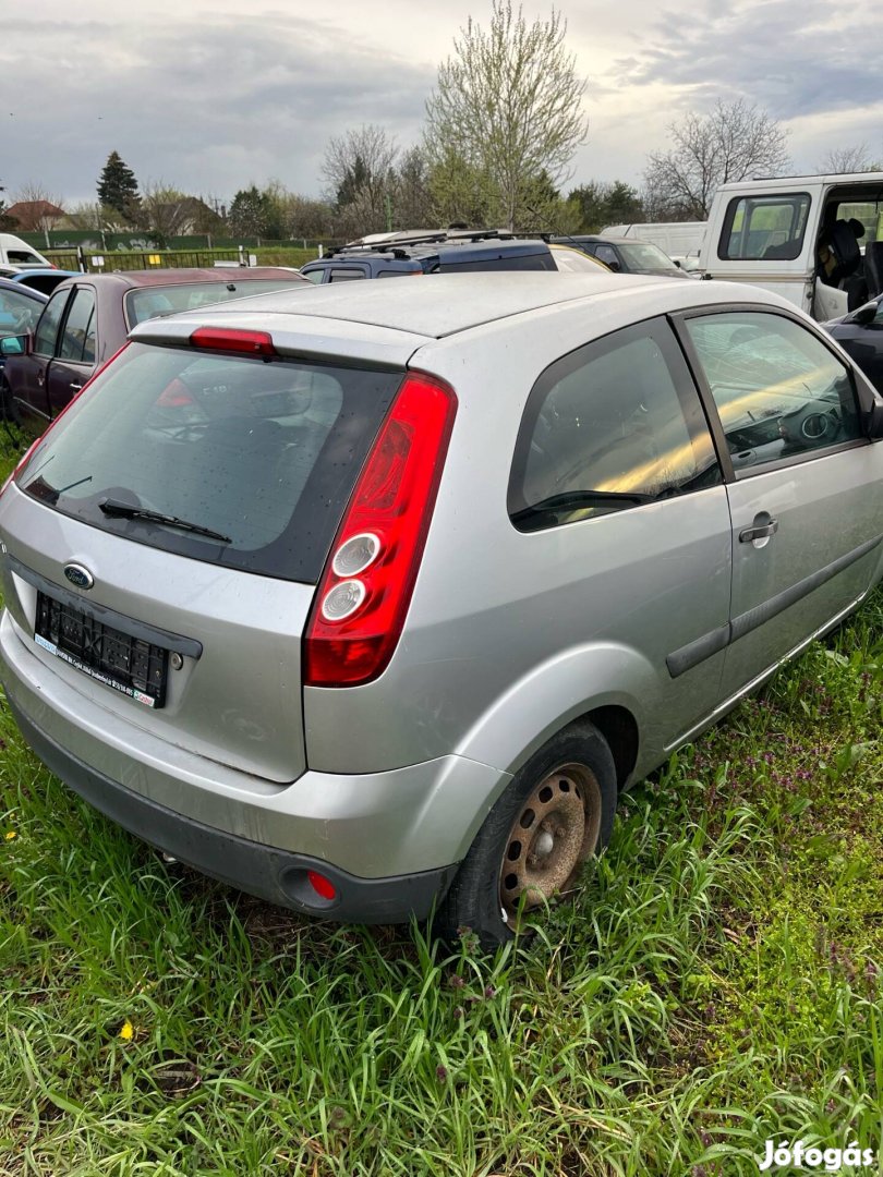 Ford Fiesta 2004-es Benzines alkatrészek!