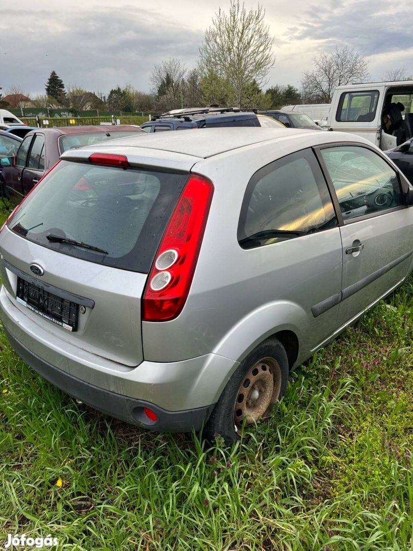 Ford Fiesta 2005-ös Benzines alkatrészek!