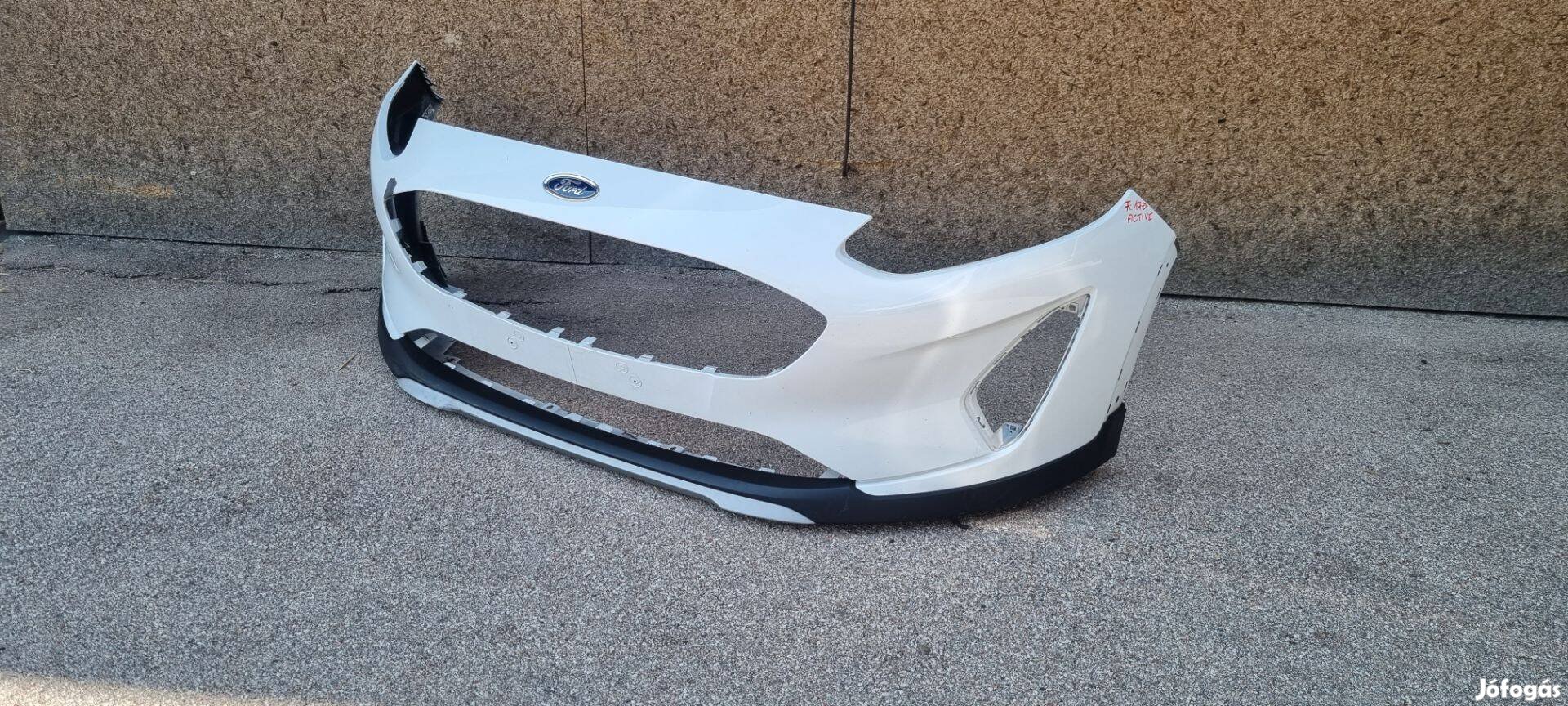 Ford Fiesta Active 2017- Első lökhárító