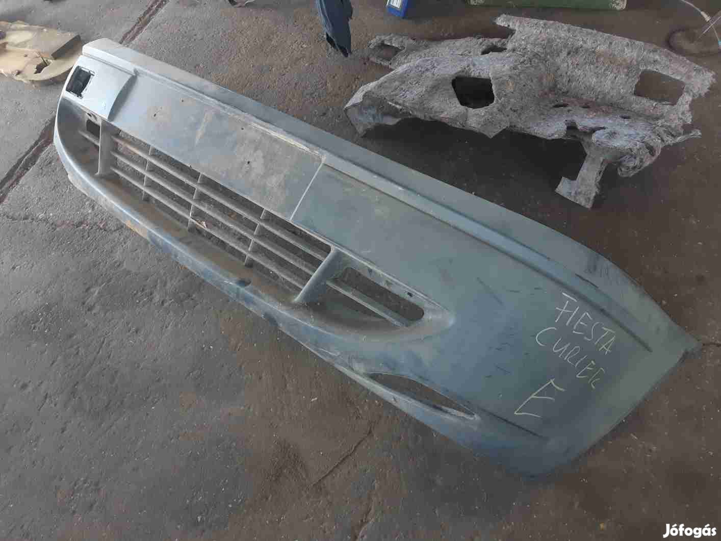 Ford Fiesta Courier Első Lökhárító