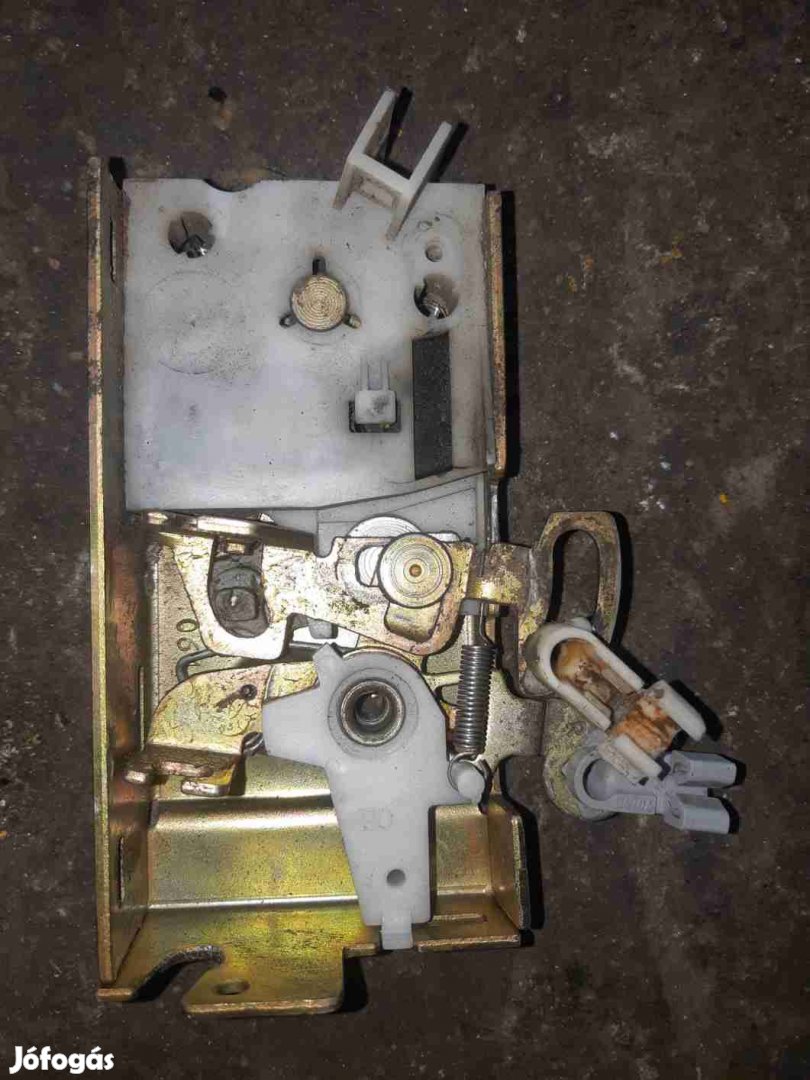 Ford Fiesta Courier Jobb Első Ajtó Zárszerkezet