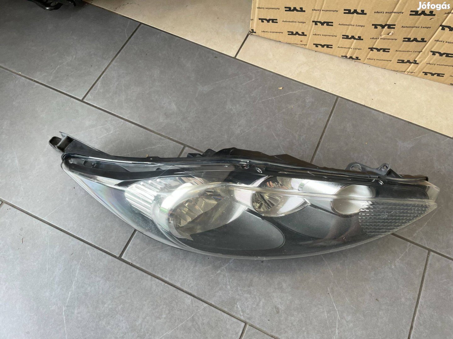 Ford Fiesta MK7 2008-2012 jobb első gyári fényszóró eladó