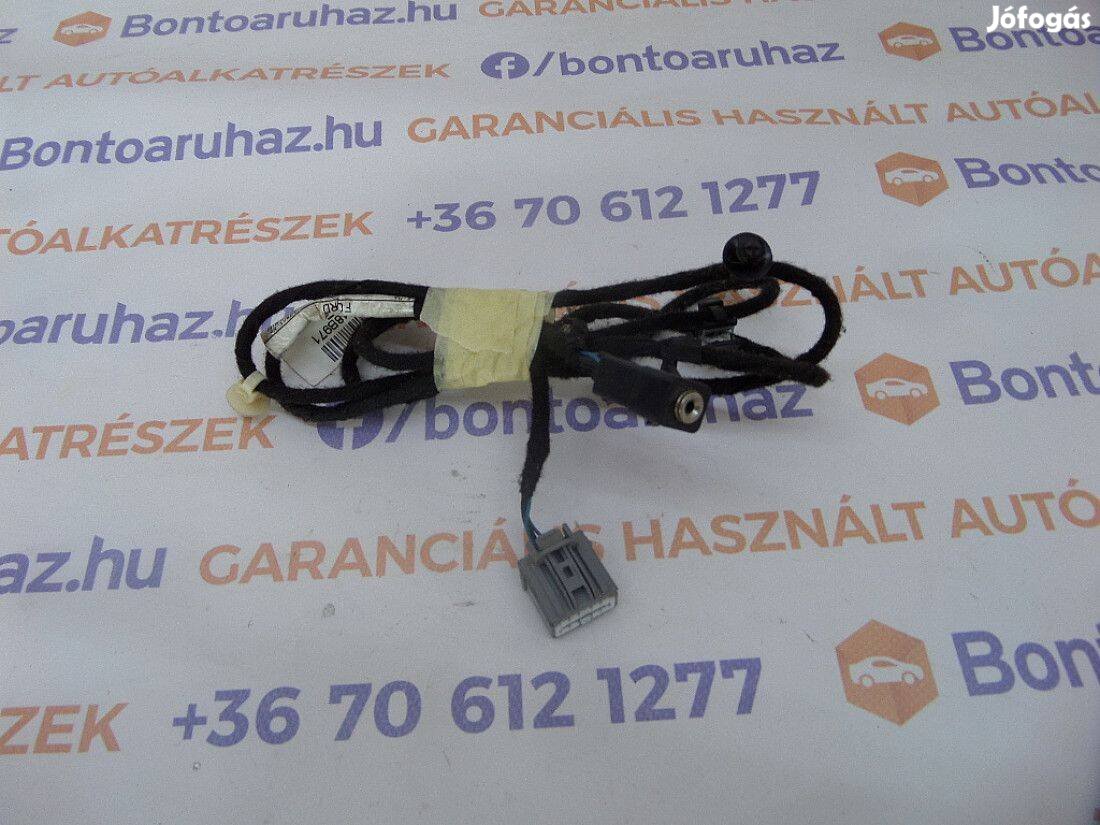 Ford Fiesta MK7 Eladó gyári bontott Aux ajztat kábellel