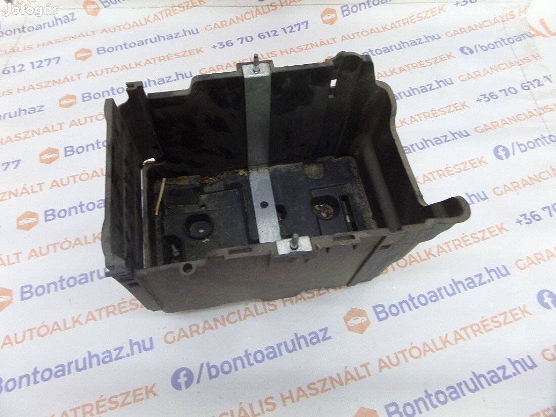 Ford Fiesta MK7 Eladó gyári bontott aksi tálca