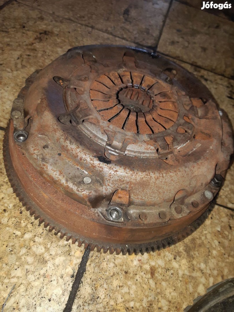 Ford Fiesta VII Kuplung Szett Egytömegű Lendkerék