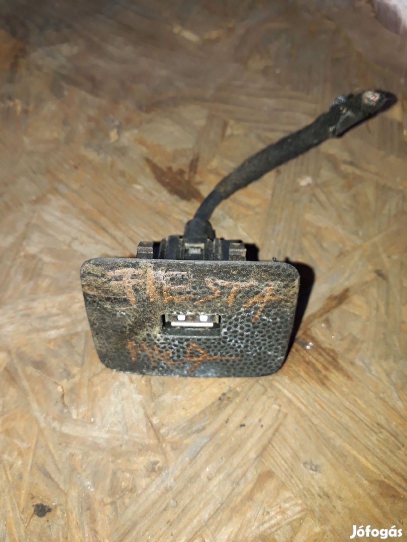 Ford Fiesta VII USB Csatlakozó