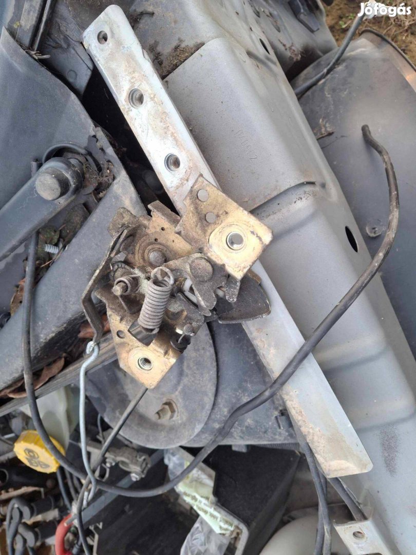 Ford Fiesta V motorháztető zár