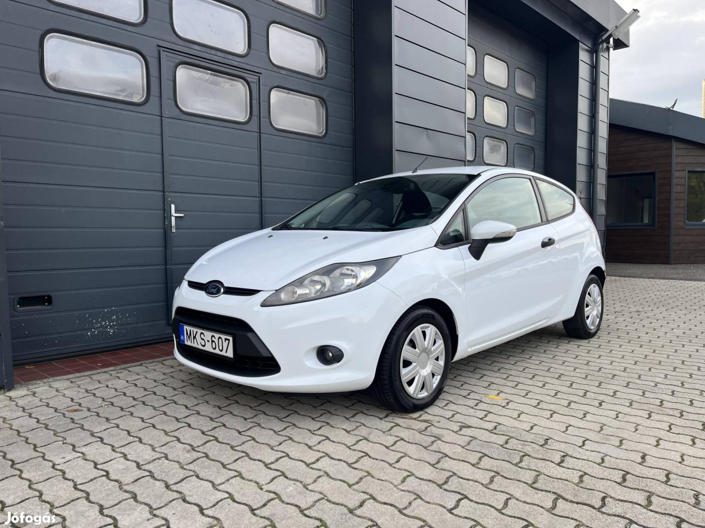 Ford Fiesta Van 1.6 TDCi Trend Szervizkönyv / N...