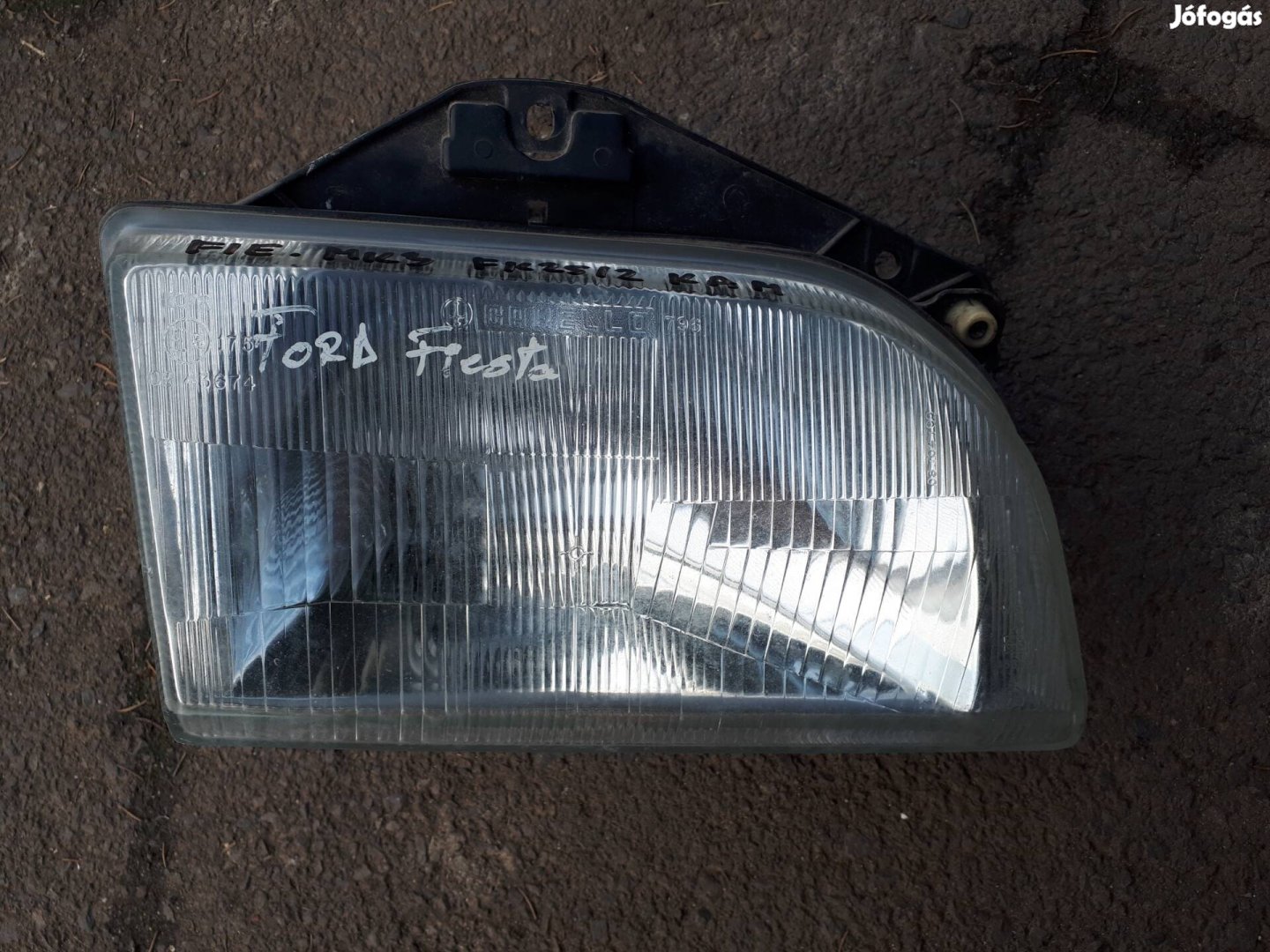 Ford Fiesta  Mk3  jobb első  gyári motoros  lámpa Carello