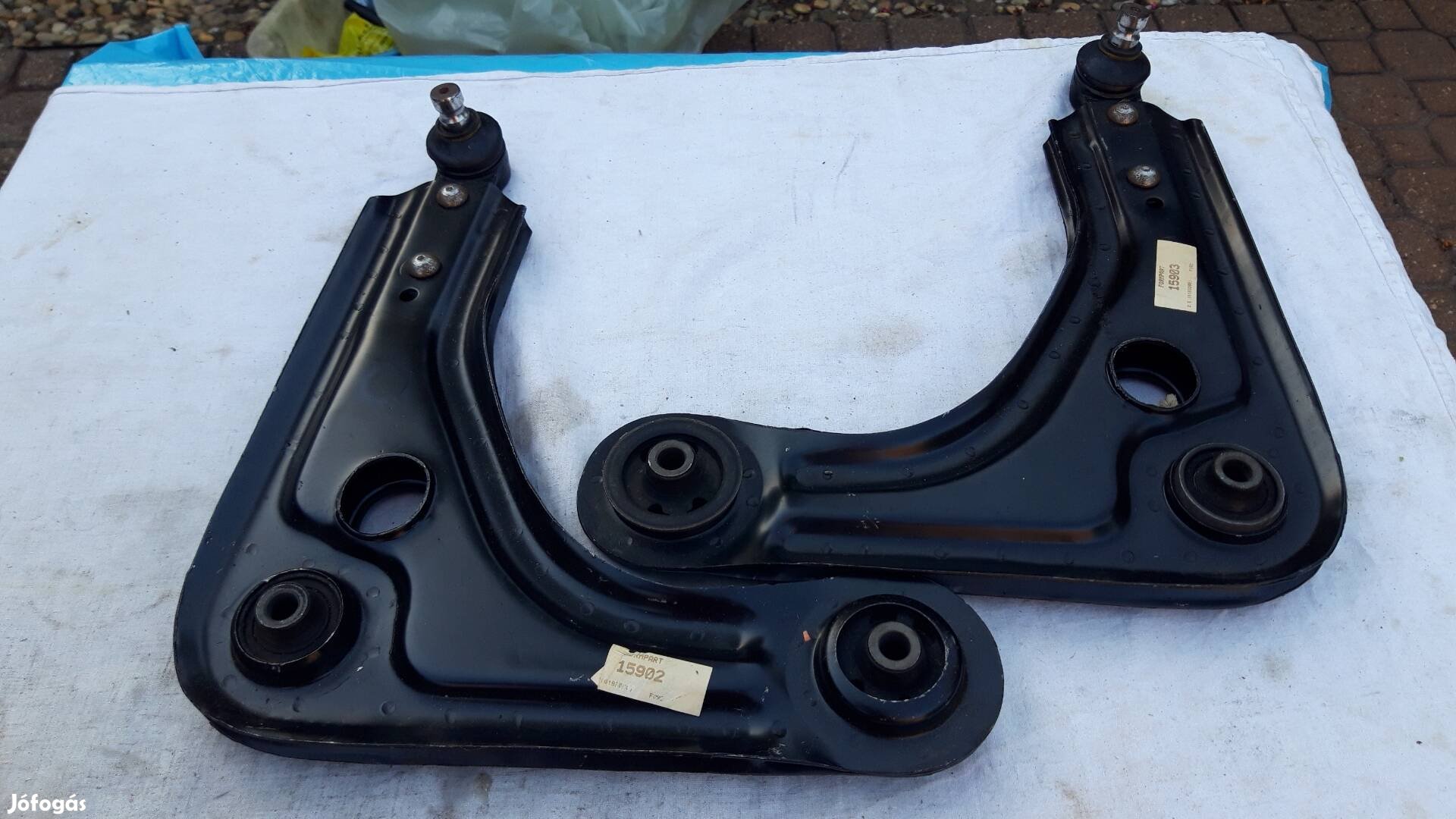 Ford Fiesta bal és jobb alsó lengőkar  új 2000ig 
