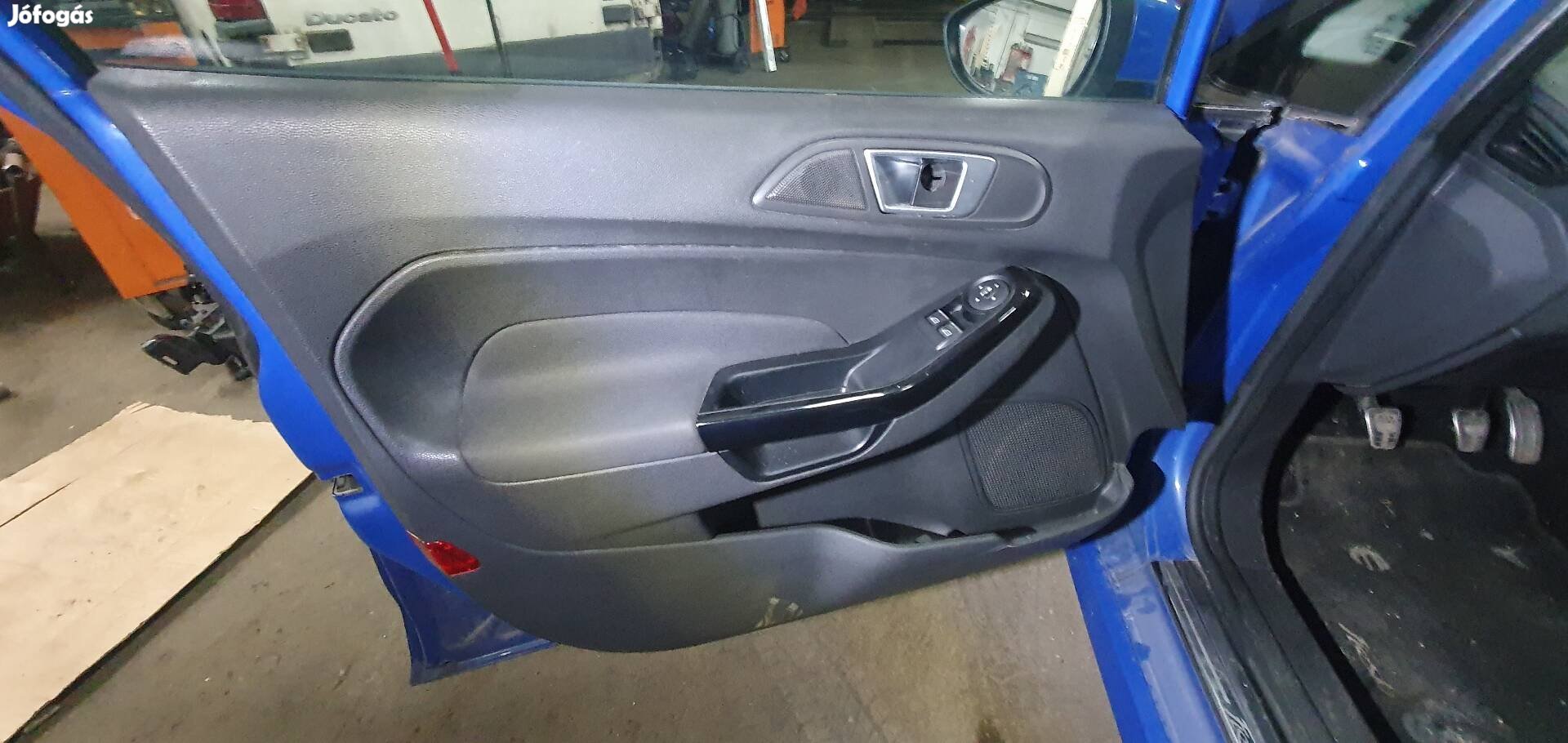 Ford Fiesta mk7 5 ajtós ajtókárpit szett
