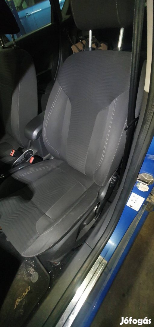 Ford Fiesta mk7 5 ajtós fűthető ülés szett