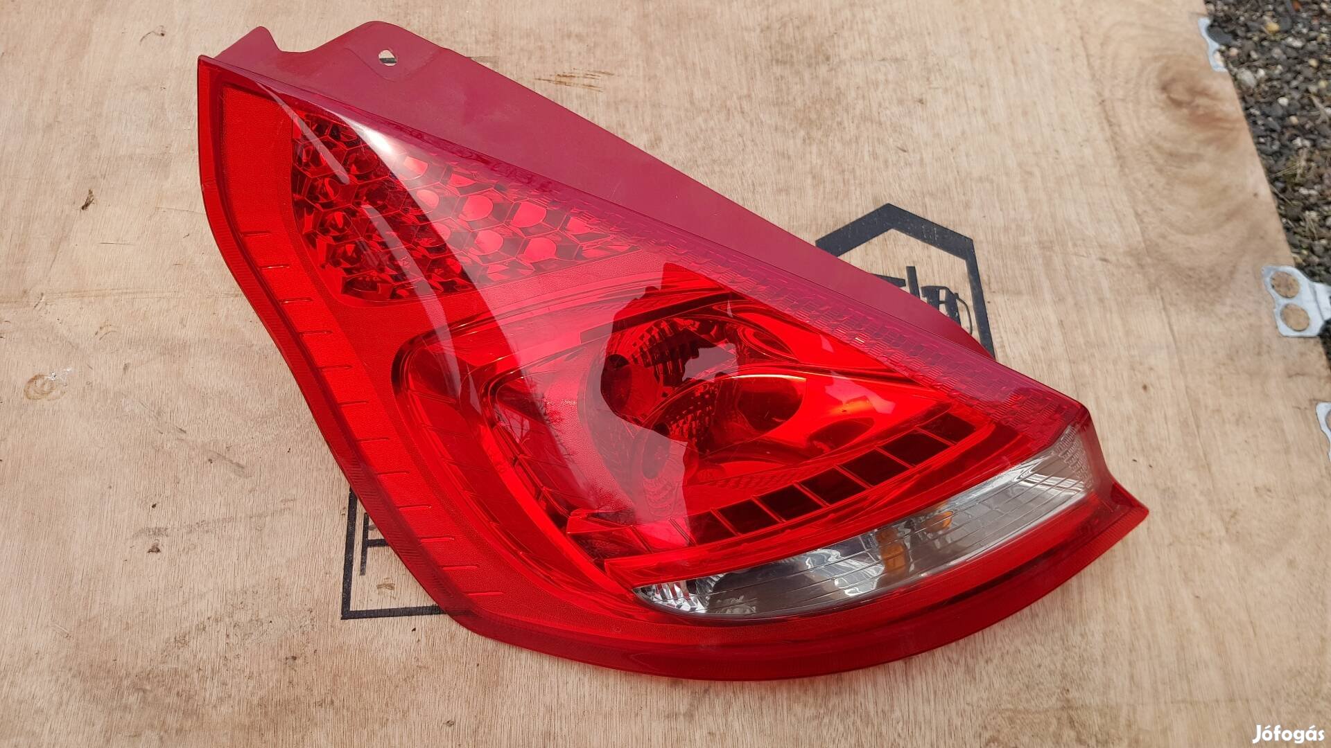 Ford Fiesta mk7 bal hátsó lámpa