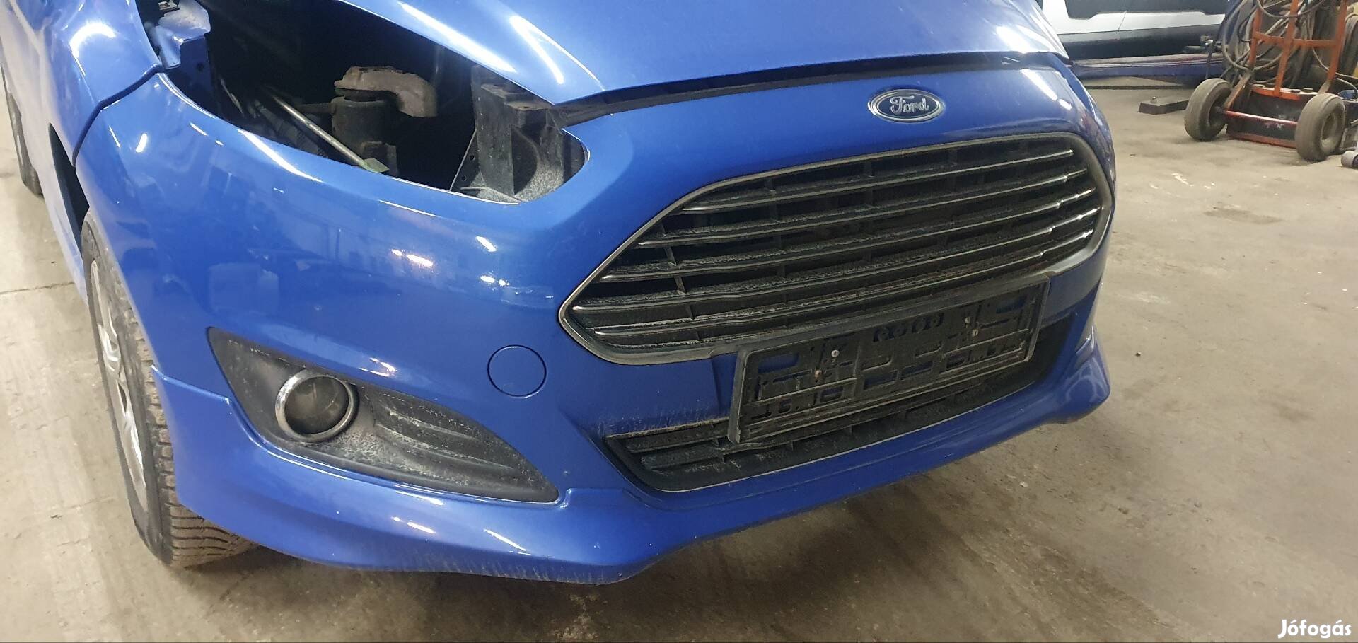 Ford Fiesta mk7 első lökhárító kompletten 