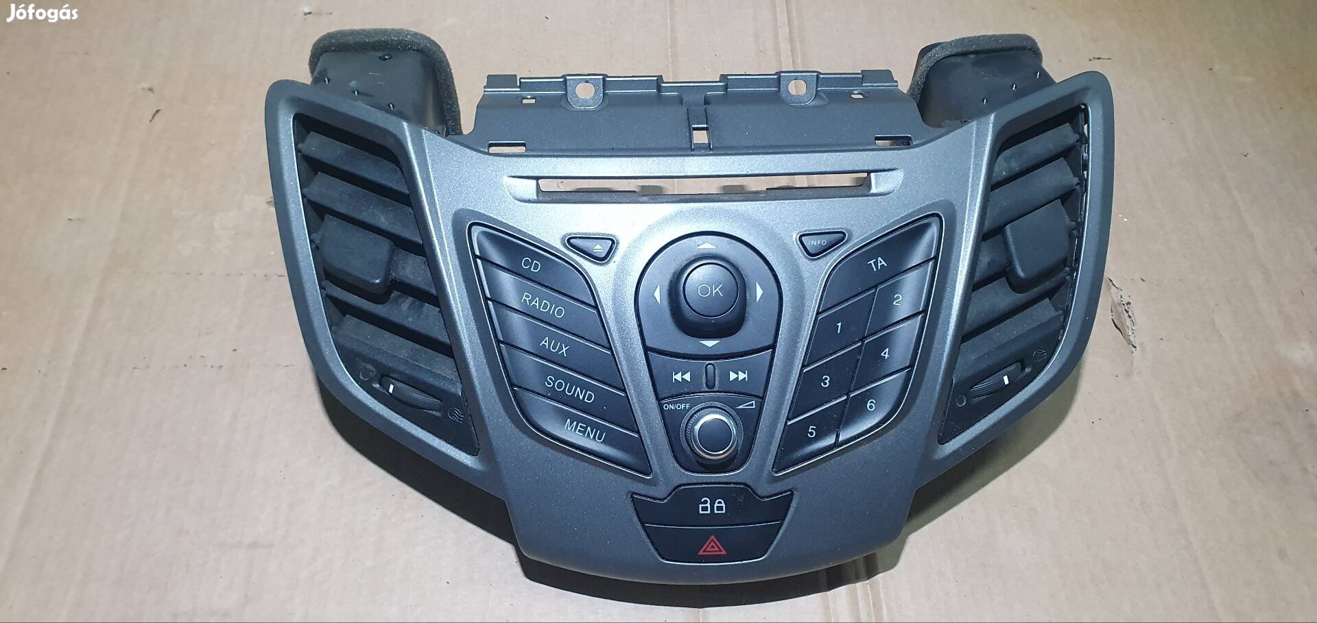 Ford Fiesta mk8 cd rádio előlap