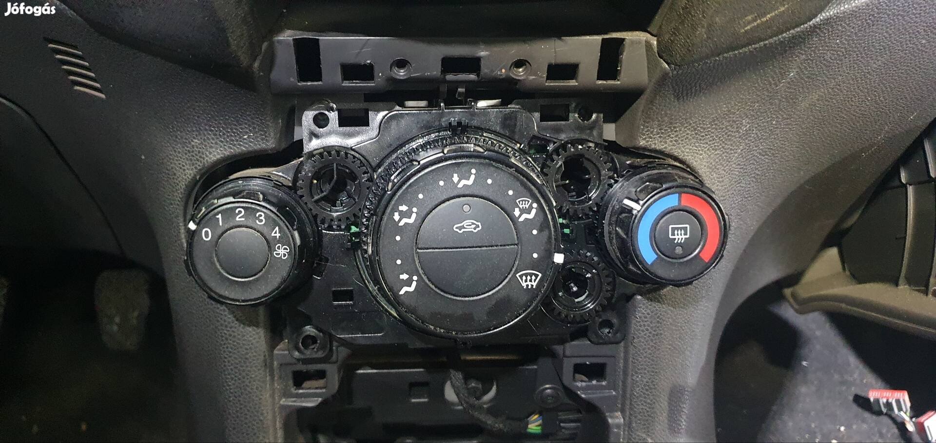 Ford Fiesta mk8 fűtés panel