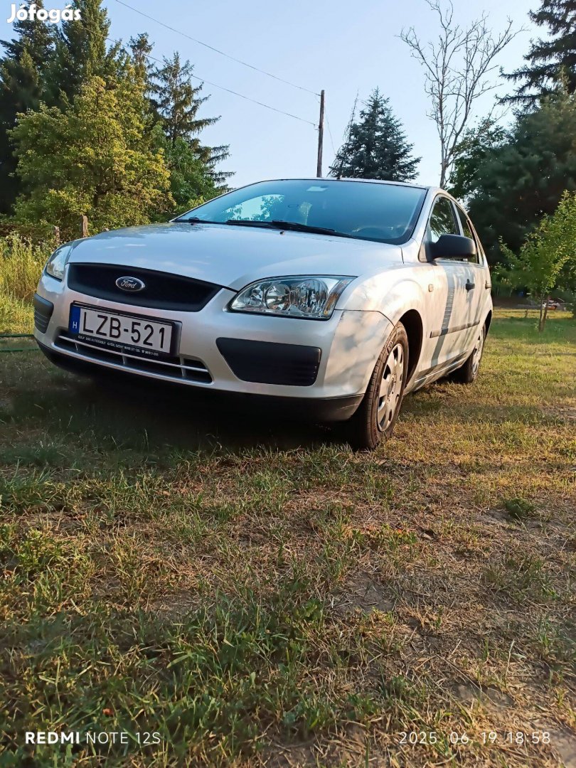 Ford Focus 1.4 benzin Ambiente