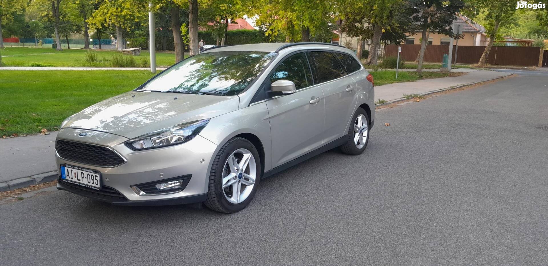 Ford Focus 1.5 Ecoboost Business kombi 62 ezer...