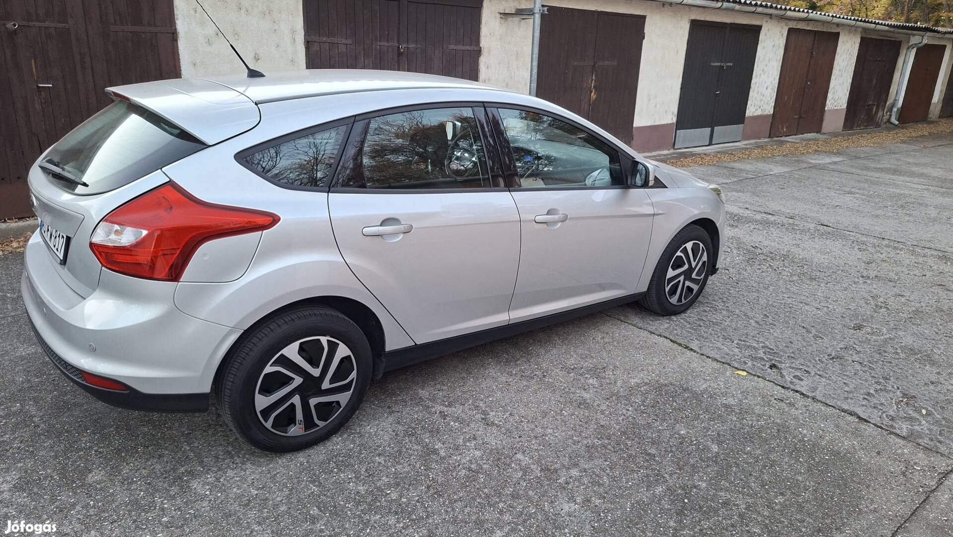 Ford Focus 1.6 benzin!