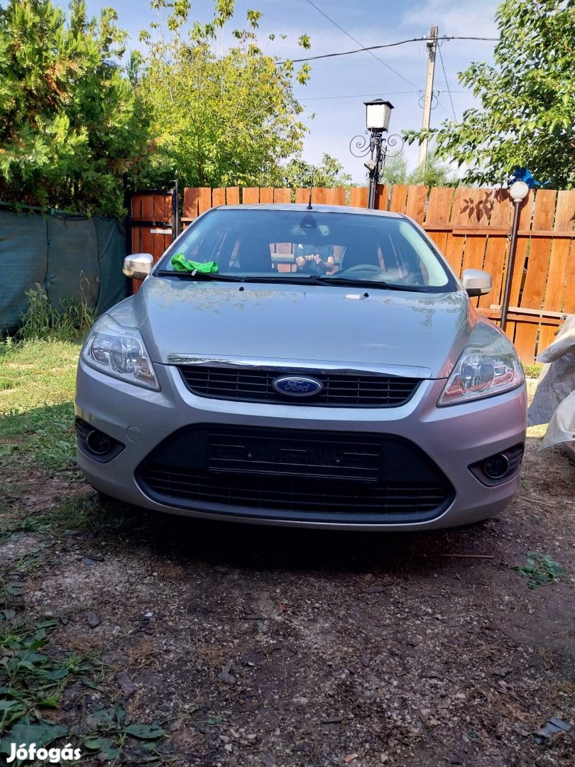 Ford Focus 1.6tdci eleje héja eladó!