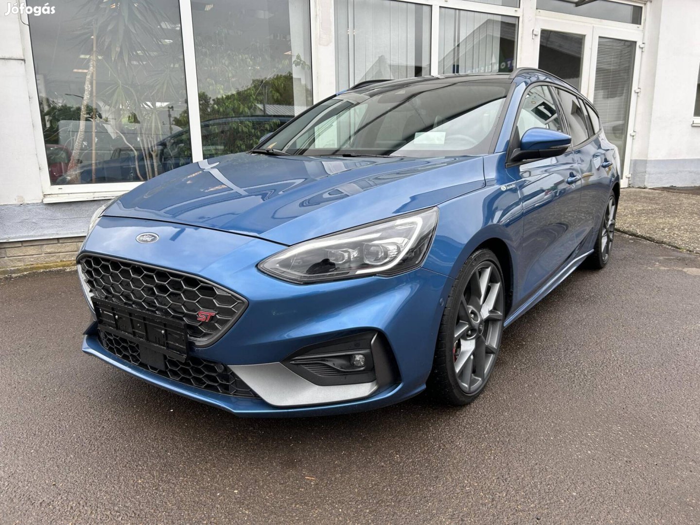 Ford Focus 2.3 Ecoboost ST végig vez. szerv.könyv