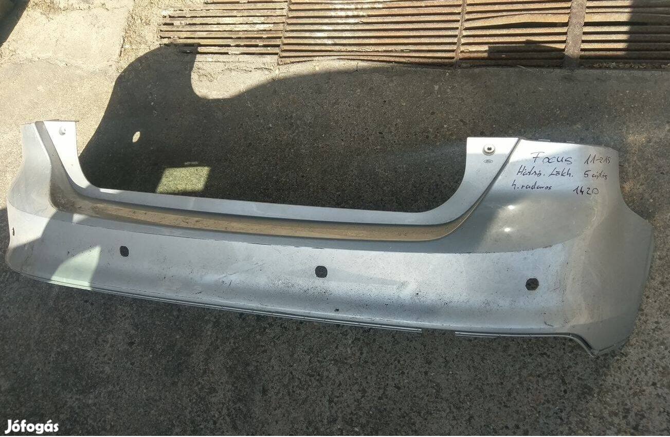Ford Focus 5 ajtóshoz 4 radaros hátsó lökhárító (2011-2015)