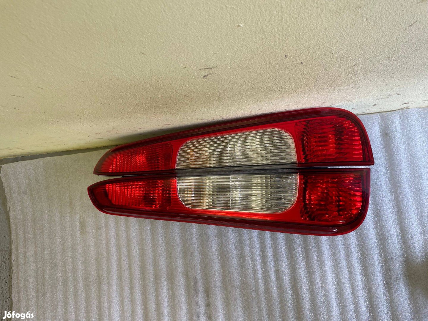 Ford Focus C-Max 2003-2007-ig hátsó lámpa foglalattal