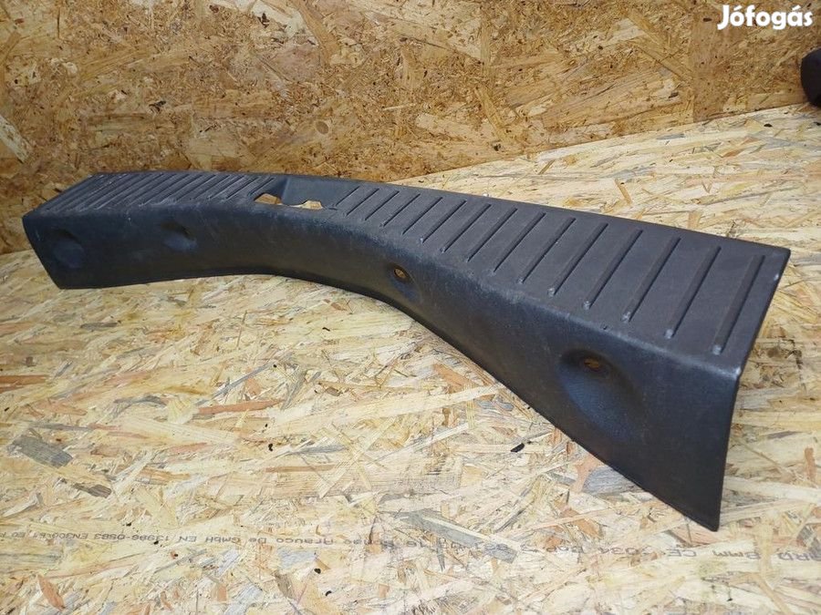 Ford Focus C Max 2003-2010 Hátfal Burkolat