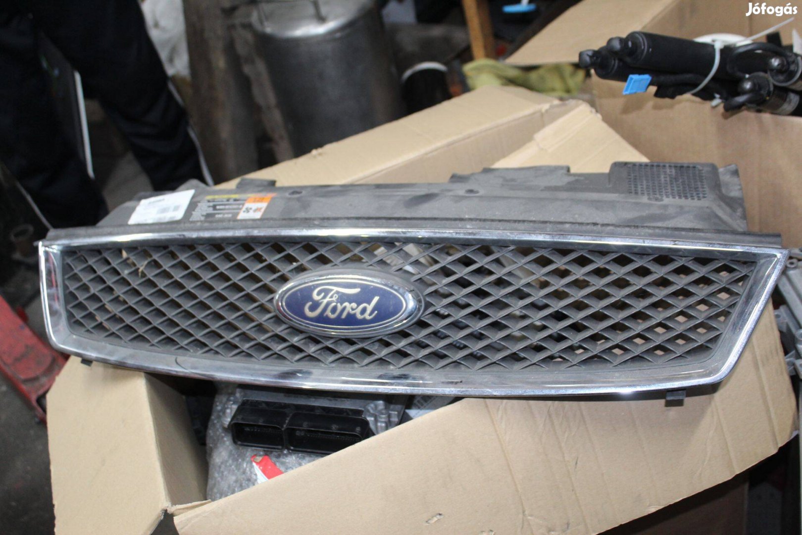 Ford Focus C-max 2003-2007 hűtőrács 3M51R8138