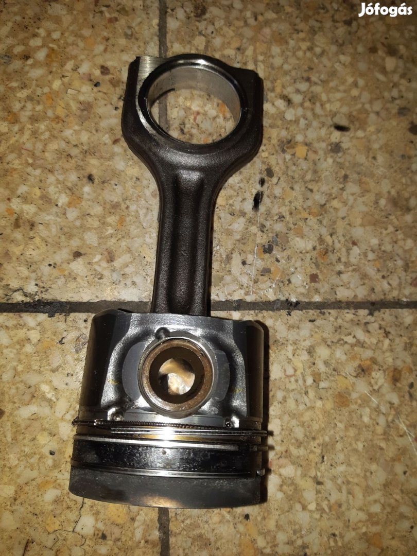 Ford Focus III Dugattyú Hajtókar