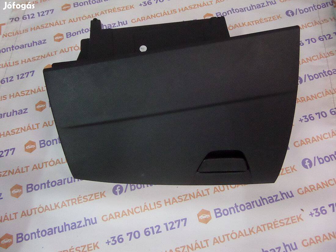 Ford Focus III MK3 Eladó bontott gyári Facelift kesztyűtartó