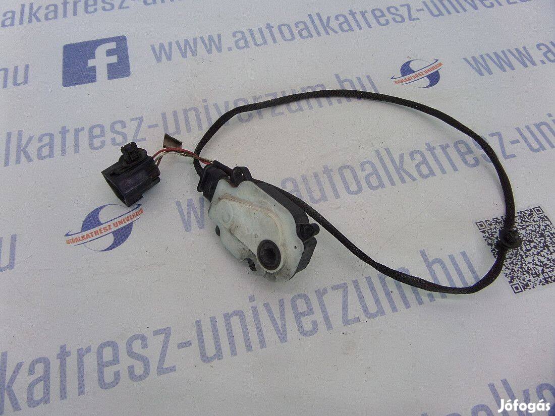 Ford Focus III MK3 Eladó gyári bontott zsalugáter mozgató elektromos m