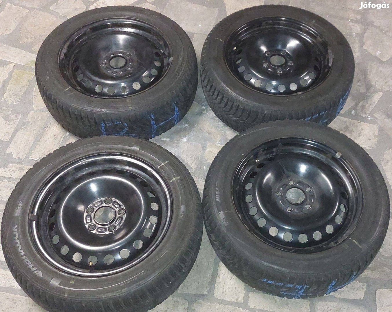 Ford Focus III. téligumi garnitúra