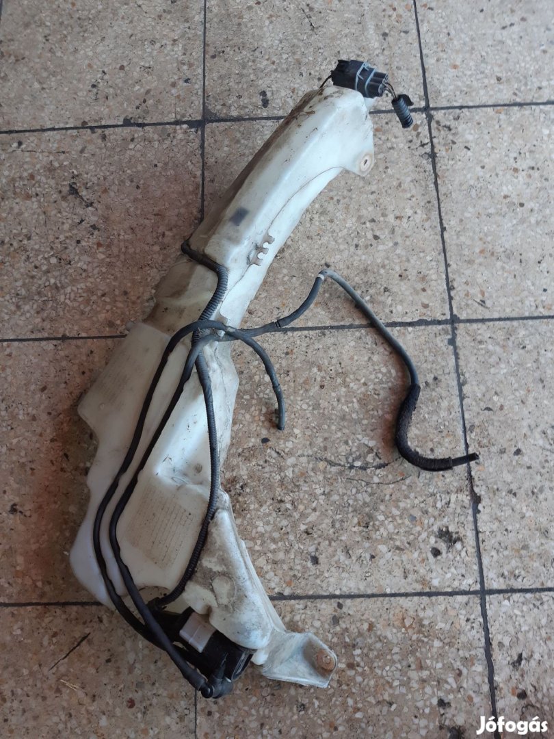 Ford Focus II Ablakmosó Tartály Ablakmosó Szivattyú