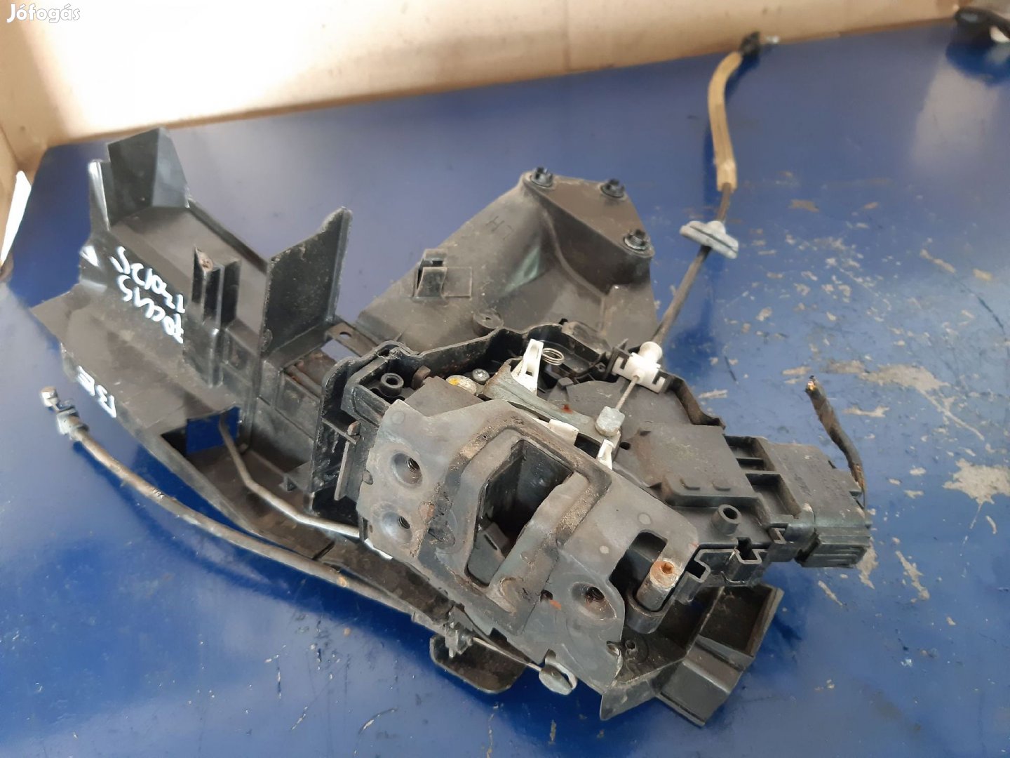 Ford Focus II Bal Első Ajtó Zárszerkezet Központizár Motor