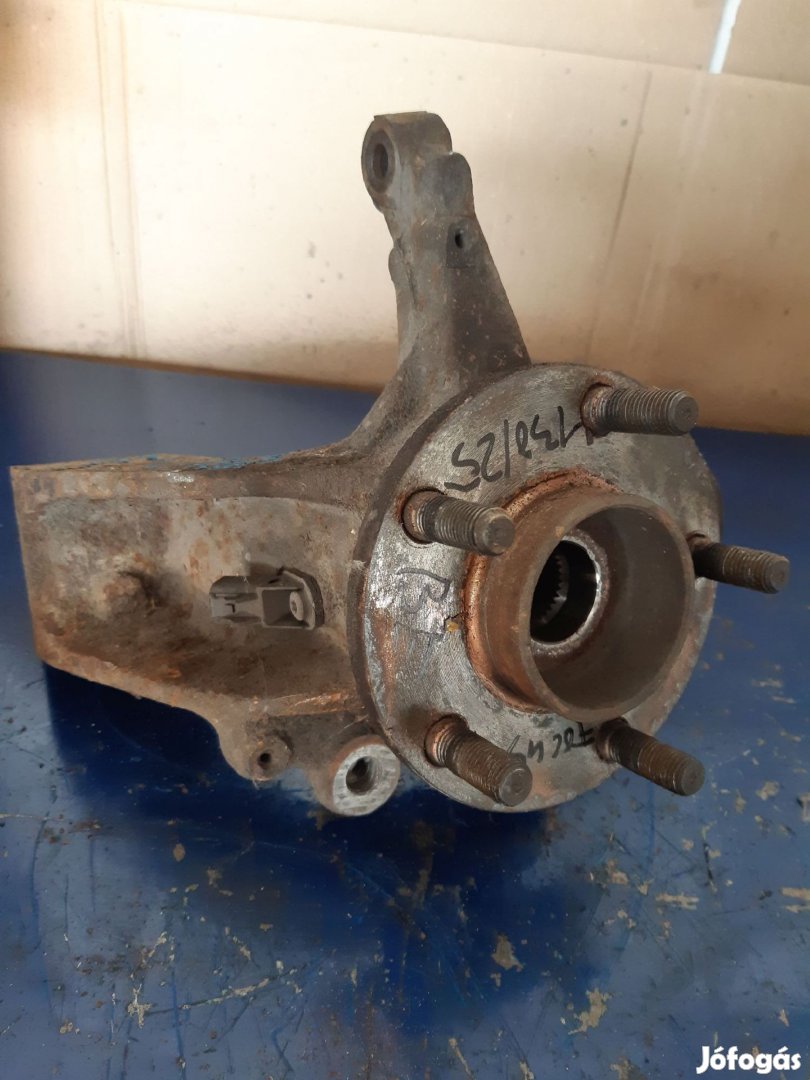 Ford Focus II Bal Első Csonkállvány Kerékaggyal + ABS Jeladó