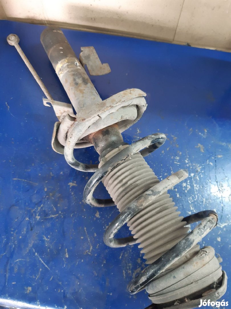 Ford Focus II Bal Első Lengéscsillapító Rugó