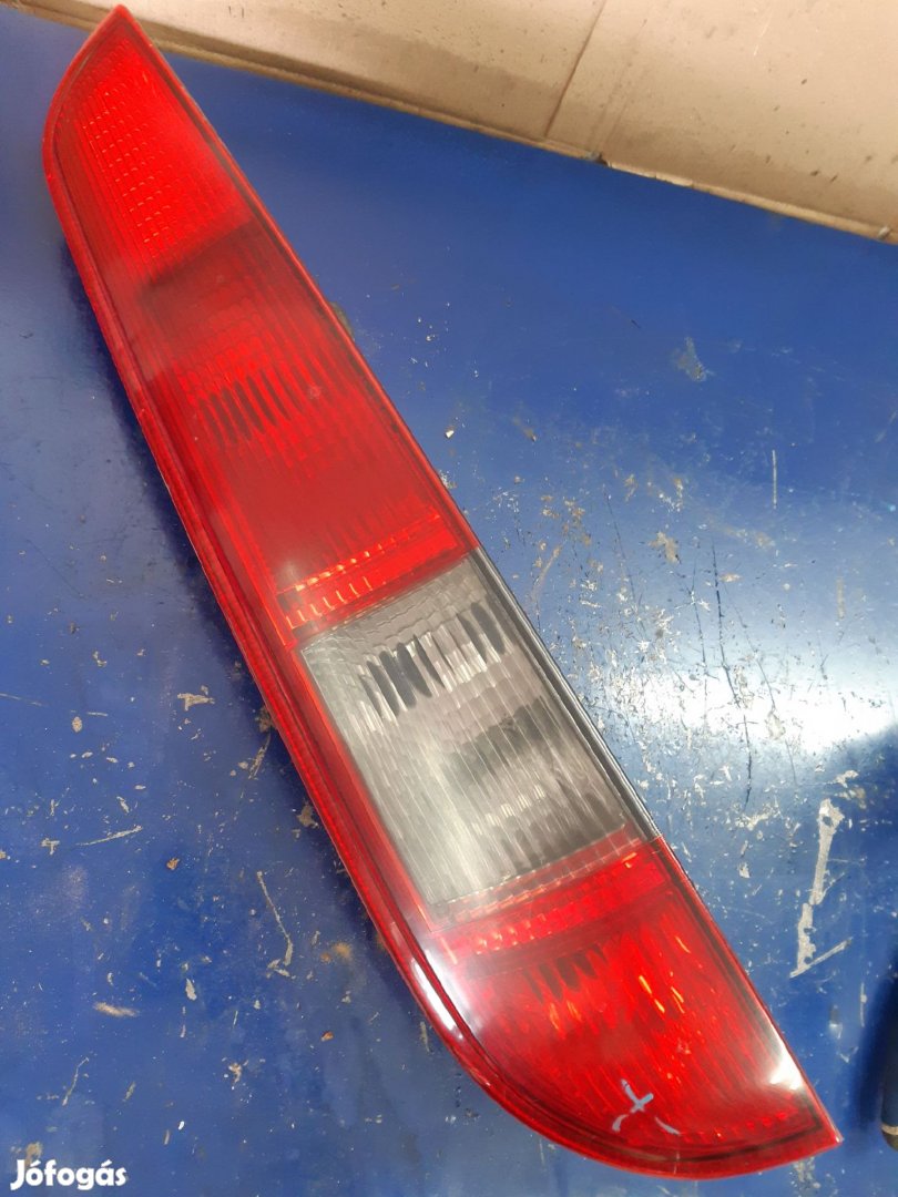 Ford Focus II Bal Hátsó Lámpabúra