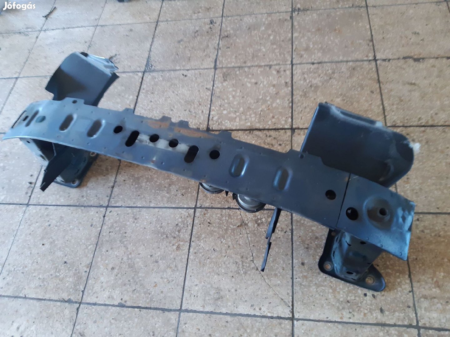 Ford Focus II Első Lökhárító Merevítő