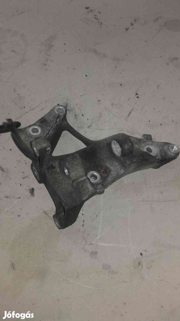 Ford Focus II Generátor Tartó Bak